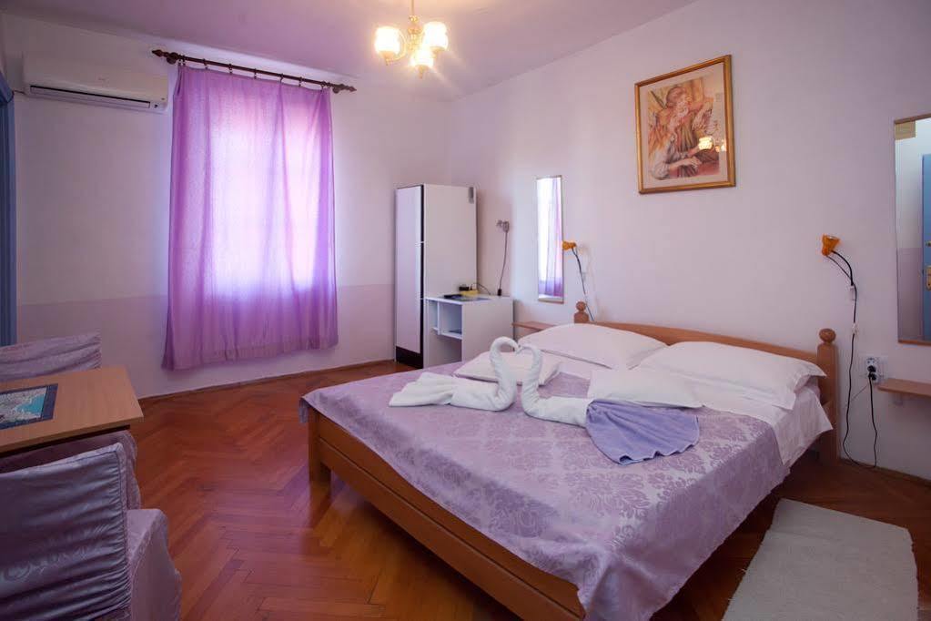 Dalmatian House Hotel Spalato Esterno foto